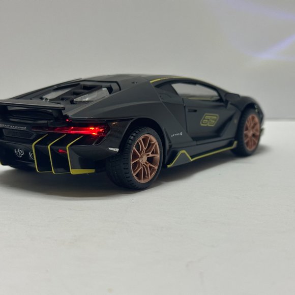 1:24 Lamborghini Centenario Diecast With Headlight & Taillight LED Matt Black - Picture 5 of 10